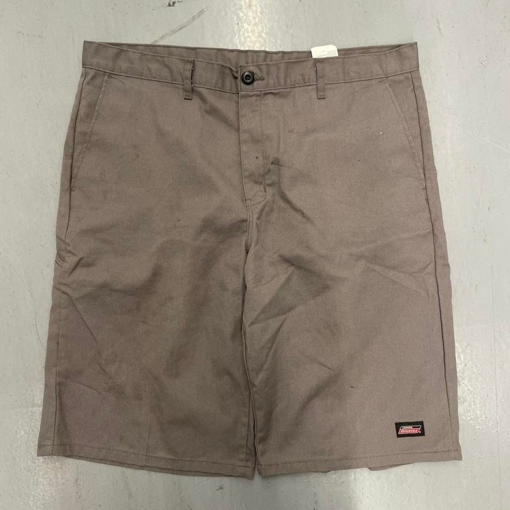 Y2K Dickies grey shorts with a‎ bit of fade